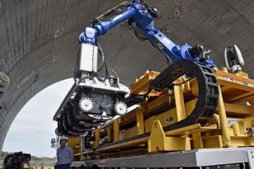 トンネル検査ロボの試作機公開 JR東海、作業効率化へ　画像１