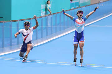 ゴール直前、油断で優勝逃す ローラースケート韓国選手　画像１