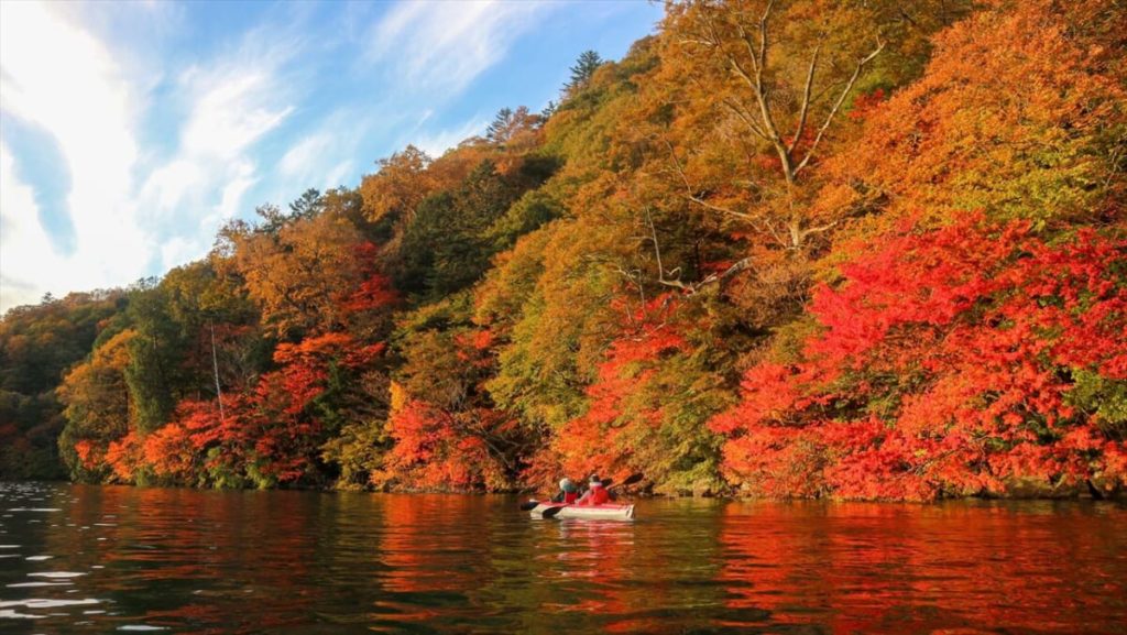 【10月～11月の期間限定】奥日光の紅葉を湖上から満喫！宿泊プラン＆グランピング貸切プラン開始　画像１