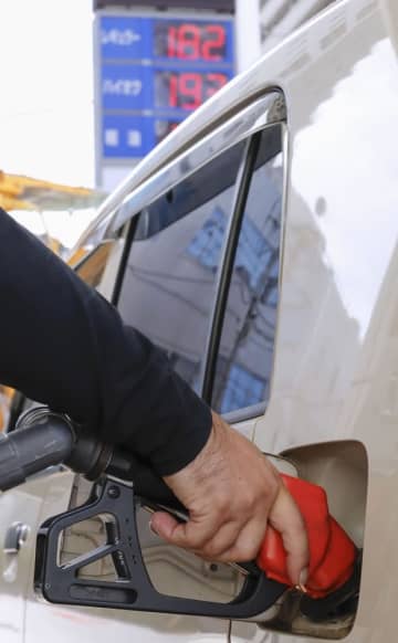 ガソリン補助、1月以降も 政府与党、物価高で延長　画像１