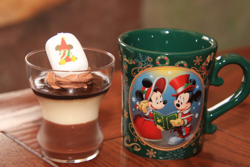 【ディスニーランド】ミッキーマウスとその仲間たちとクリスマスを楽しむ！　ファンタジックで華やかなパレードは必見　画像５