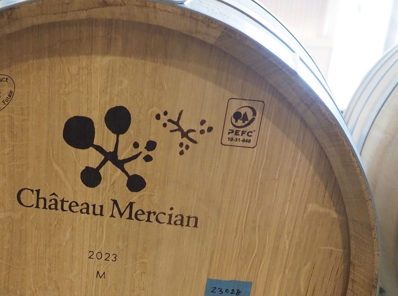 ワインの貯蔵樽には、森林認証（PEFC）を得たものも使われていた