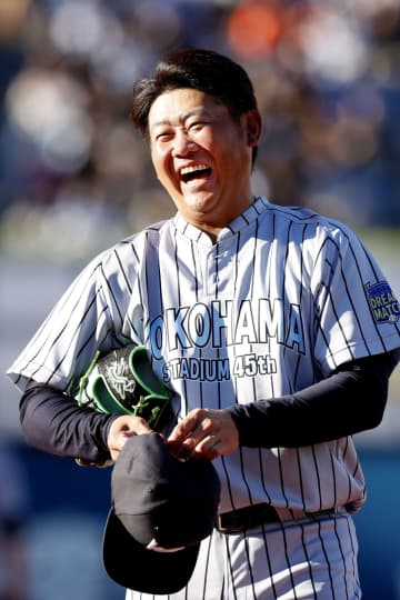 松坂さんが投打で沸かす 横浜スタジアム45周年記念　画像１