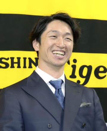 阪神・近本、3億2千万円で更改 日本一「その一員になれた」　画像１