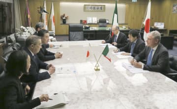 AI議論推進で一致、総務相 来日中のイタリア閣僚と会談　画像１