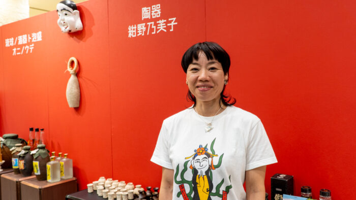 【はばたけラボ　先輩に聞く】 「取りあえずやってみる」　沖縄の自然と一体になってやきものを作る————陶芸家・紺野乃芙子さん　画像１