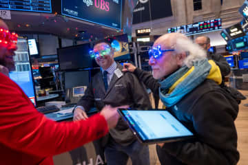 NY株、2年ぶり上昇 「軟着陸」期待で最高値圏　画像１