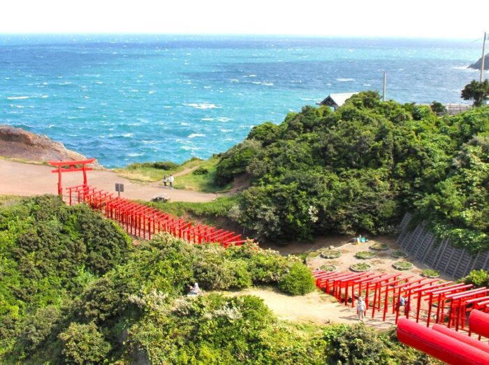 CNNで「日本で最も美しい場所31」に選出された元乃隅神社