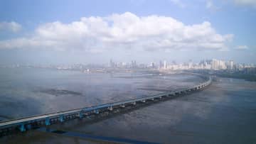 インド最長の海上道路が開業 日本支援、商都ムンバイに　画像１