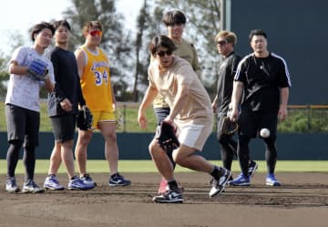 楽天・浅村、三塁へコンバート 16年目へ「気持ち新たに挑戦」　画像１