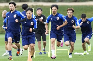 日本、31日にバーレーン戦 アジア杯サッカー、三笘らが練習　画像１