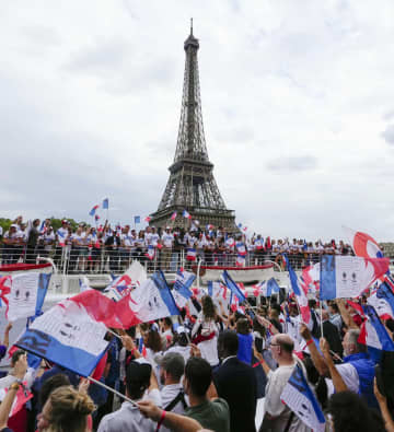 観客半減「絶望的でない」 パリ五輪開会式、30万人に　画像１
