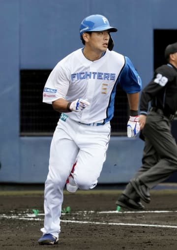 野村、初球捉えて本塁打 日本ハム、「4番・三塁」奪還へ　画像１