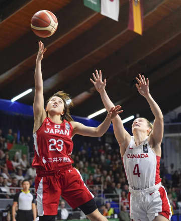 バスケ女子、パリ五輪出場権獲得 日本が強豪カナダ破る　画像１