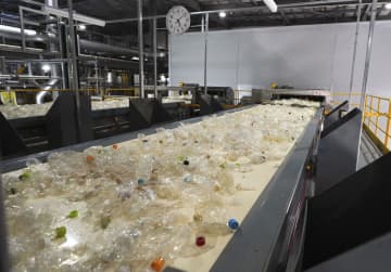ペットボトル再生工場が完成 岡山、「水平リサイクル」推進へ　画像１
