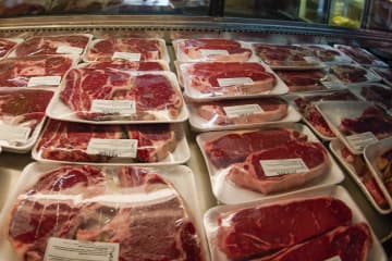 米国産牛肉、記録的高値も インフレ余波で飼育頭数減　画像１