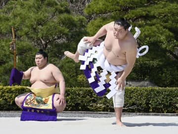 照ノ富士、伊勢神宮で土俵入り 春巡業開始、夏場所へ意欲　画像１