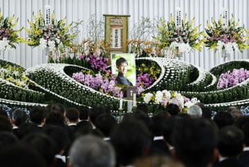 藤岡康太騎手の合同葬営まれる 35歳、落馬事故で死去　画像１