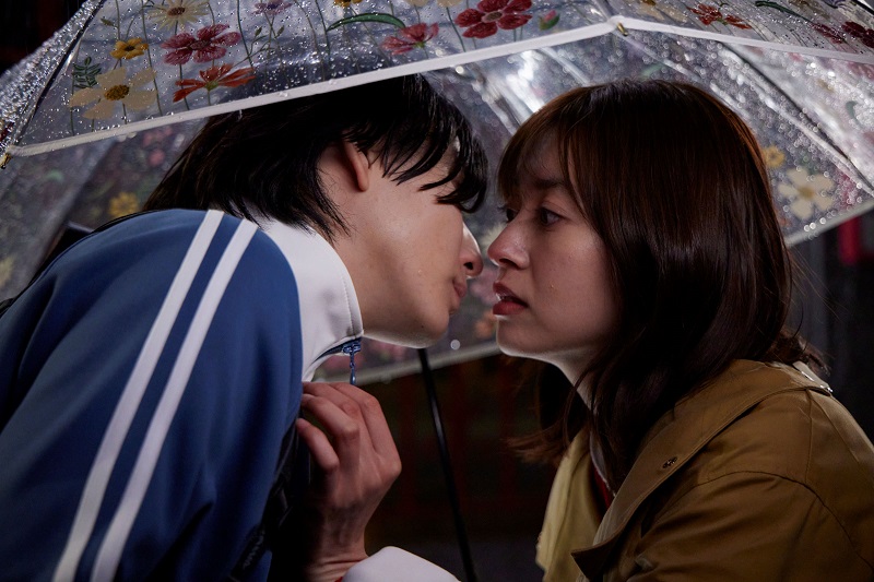 「お迎え渋谷くん」“渋谷大海”京本大我の雨の中のキスに反響多数 　「横顔が美し過ぎる」「キュンを超えて面白い」　画像１