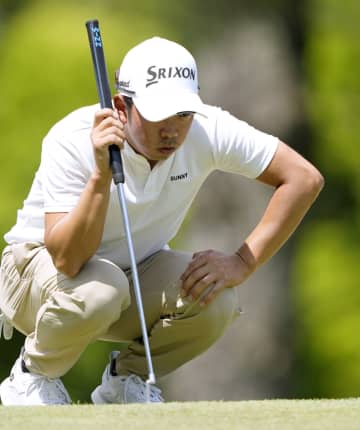 生源寺、61で首位浮上 中日男子ゴルフ第2日　画像１