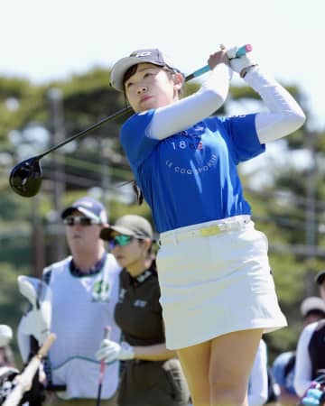 菅沼、67で首位浮上 女子ゴルフ第2日　画像１