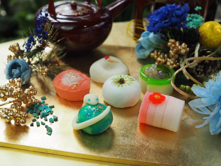 2025年の干支「巳」を和菓子で表現した商品を発売 縁起の良い白蛇と